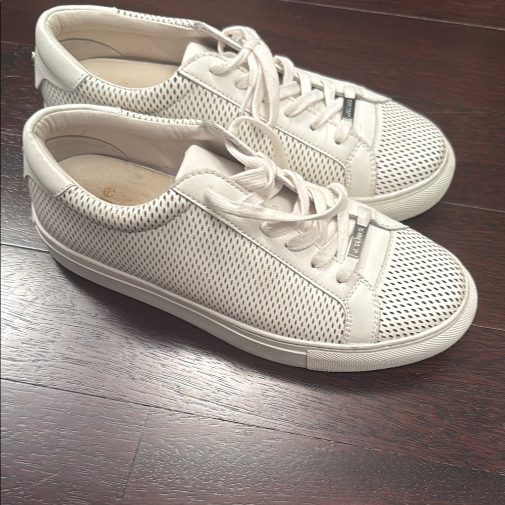 White Minimalist j slides Sneakers with Textured Upper